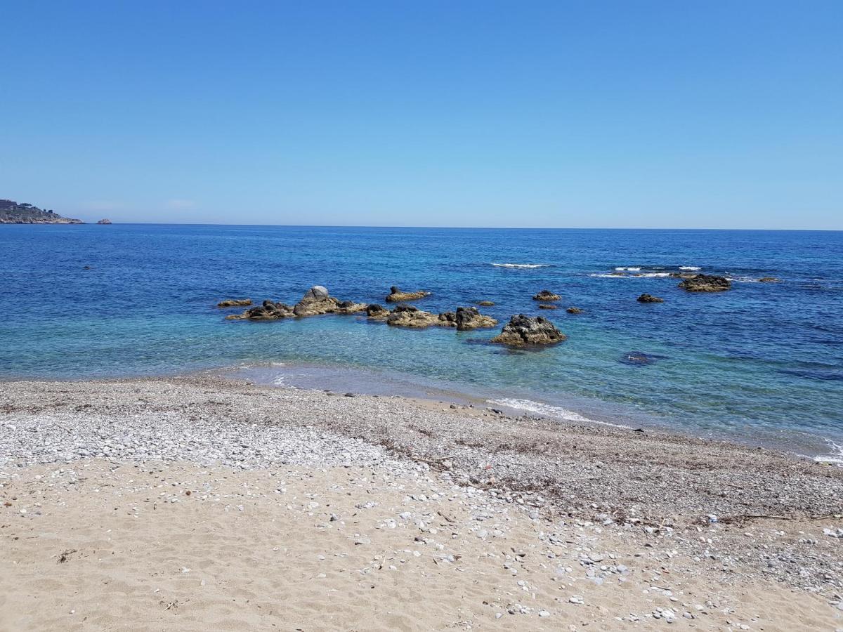 Blue Lagune Taormina Mare Exterior photo